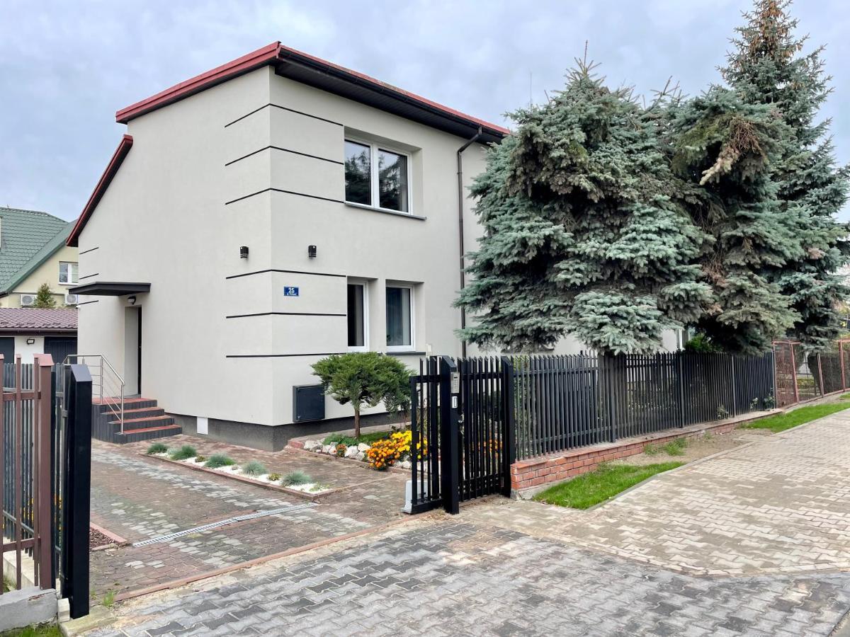 Przestronny Apartament W Centrum Miasta Radom Exterior photo